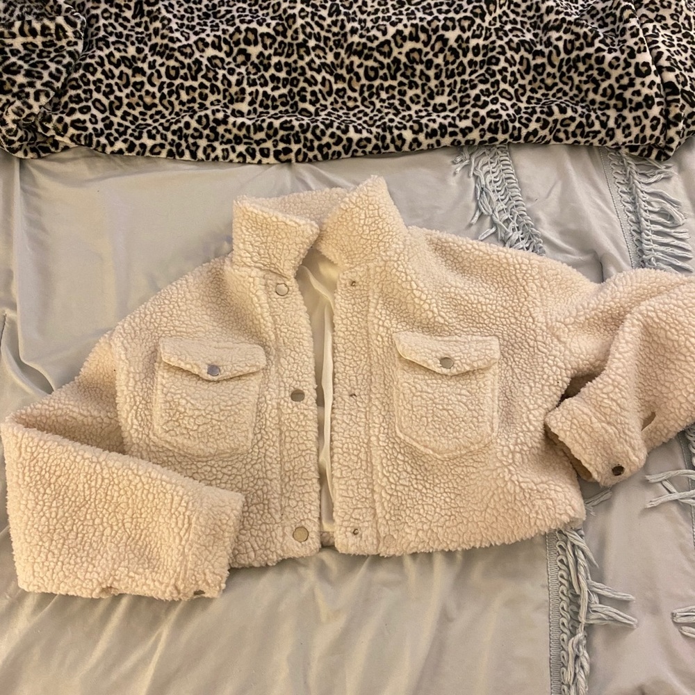 Beige cropped Sherpa jacket